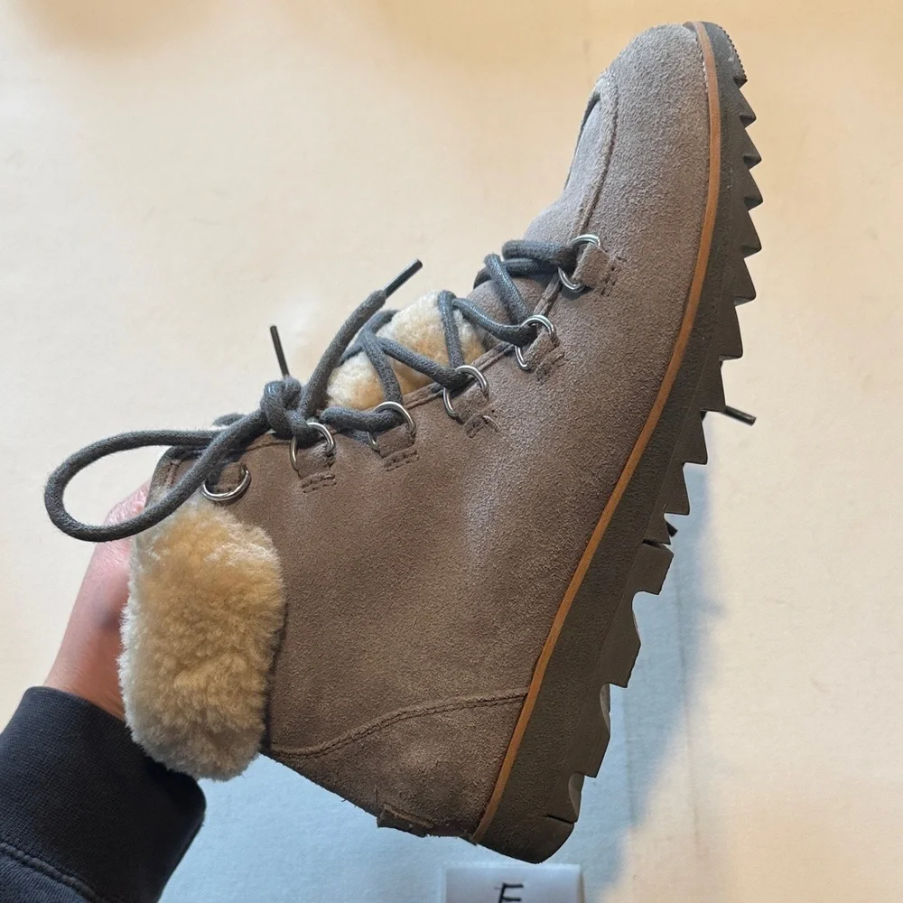 Sorel Women's Gray Shearling Winter Boots